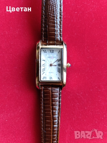златист дамски кварцов часовник Aresso Classic