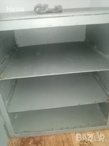 Продавам метална каса