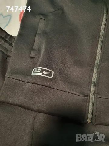 Нов спортен екип NIKE, M, снимка 2 - Спортни дрехи, екипи - 55888715