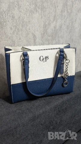Дамска чанта Guess , снимка 3 - Чанти - 50637512