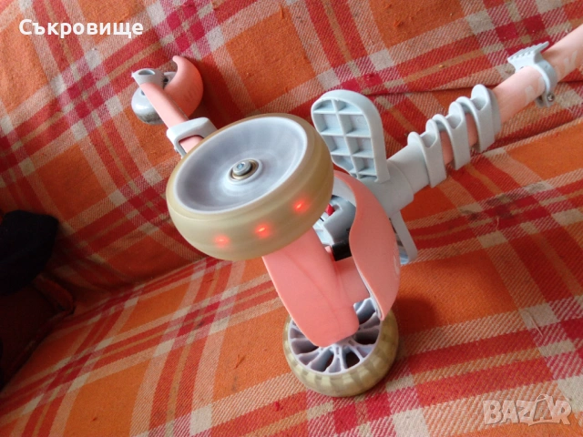 Триколесна детска тротинетка с LED светлини Scooter Makani, снимка 11 - Скутери и тротинетки - 53700746