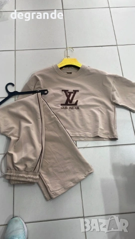 🎯🎯🎯НОВ МОДЕЛ Дамски Комплект Louis Vuitton , снимка 3 - Спортни екипи - 53737915