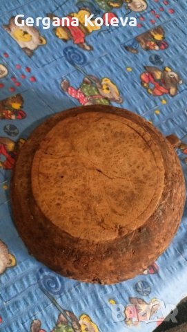 Продавам над 100 годишна дървена купа.