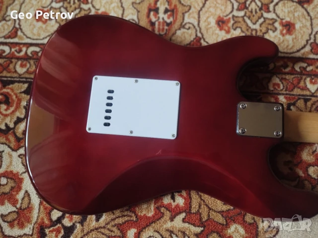 Електрическа китара Washburn Sonamaster (адаптери от Fender Japan), снимка 2 - Китари - 50771550