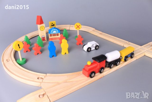 Дървено влакче с аксесоари, снимка 2 - Играчки за стая - 39272649