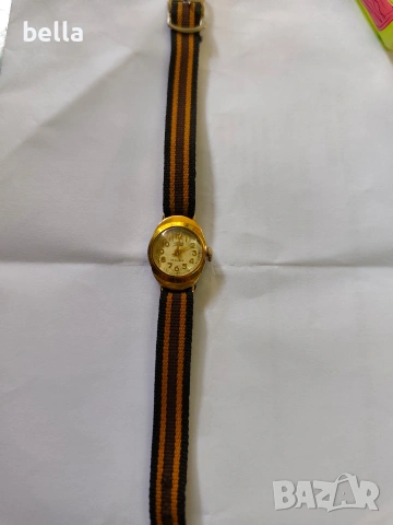 Дамски позлатен часовник Заря, снимка 2 - Антикварни и старинни предмети - 53836526