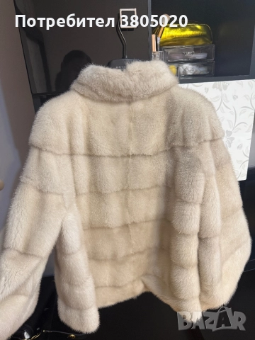 Палто от бяла норка, снимка 4 - Палта, манта - 52628594