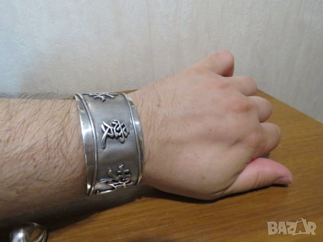 Голяма кована  стара сребърна гривна с много японски мотиви и послания  по нея - майсторка изработка, снимка 5 - Гривни - 41290111