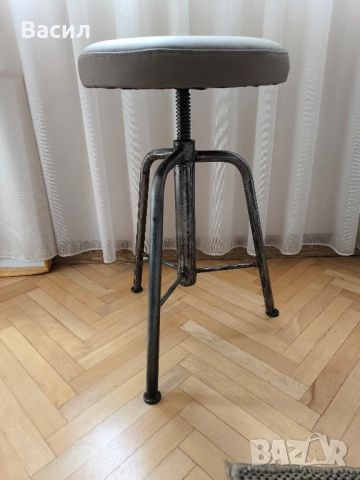 Бар стол на винт, снимка 2 - Столове - 51837550