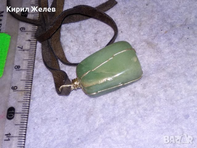 КРАСИВ ВИНТИДЖ - АРТ МЕДАЛЬОН НАТУРАЛЕН КАМЪК ЗЕЛЕН АХАТ с ШНУРЧЕ от ВЕЛУР 21393, снимка 6 - Колиета, медальони, синджири - 41483301