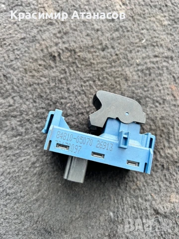 Бутон ел. стъкло задно дясно за Тойота Авенсис T27.84810-05070, снимка 9 - Части - 46310830