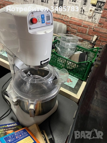Професионален сладкарски миксер, снимка 4 - Други машини и части - 53863809