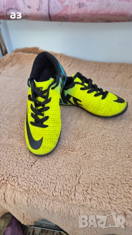 Детски футболни обувки Nike Mercurial 28 номер, снимка 3 - Детски обувки - 51778776