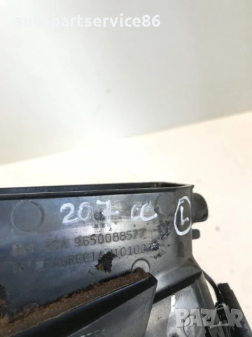 Лява въздушна решетка за Peugeot 207CC (2008) 9650088577, снимка 2 - Части - 53563872