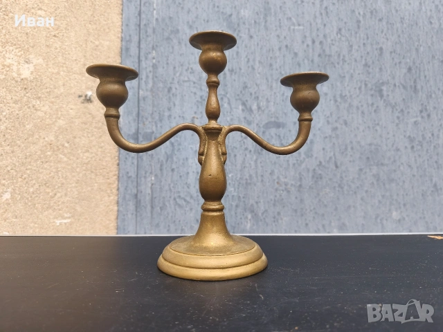 масивен месингов свещник 3ка , снимка 2 - Антикварни и старинни предмети - 53619805