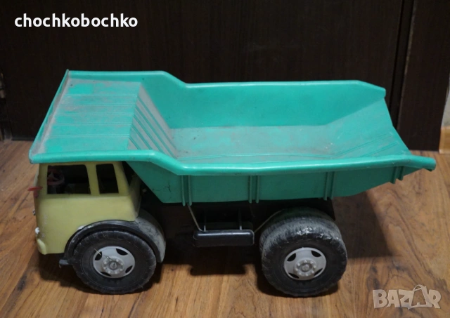 Стара соц пластмасова играчка камион самосвал КДН Габрово, снимка 3 - Колекции - 53022499
