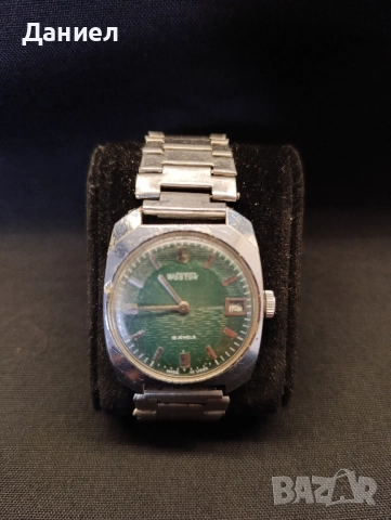 Съветски часовник Восток, снимка 2 - Антикварни и старинни предмети - 51782298