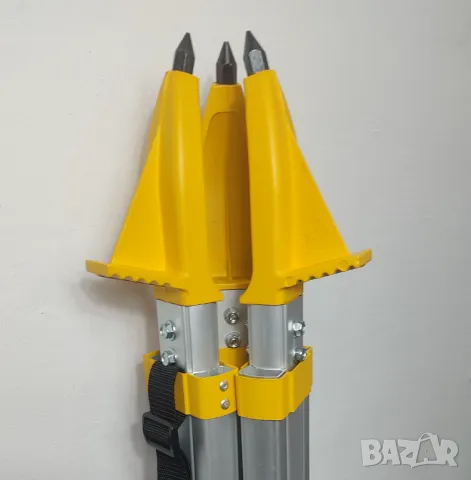 DeWALT НОВА солидна алуминиева тринога трипод статив до 173см, 5/8", за тотална станция, нивелир, снимка 4 - Измервателни инструменти - 48505364