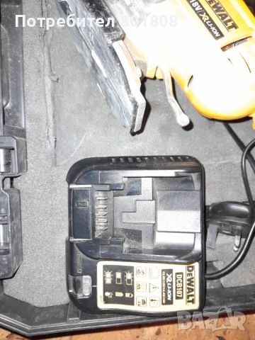 Прободен трион/Зеге Dewalt DCS 331, снимка 4 - Триони и циркуляри - 52556554