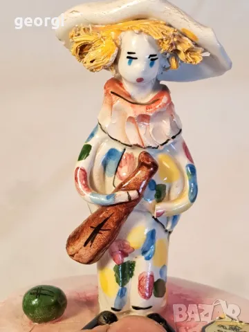 италианска порцеланова фигурка клоун Арлекин Gilde Cosaro, снимка 5 - Колекции - 49505209