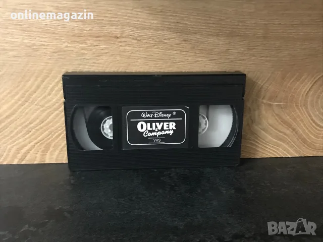 Видеокасета “ Оливър и компания “ VHS, снимка 5 - Други жанрове - 56378970