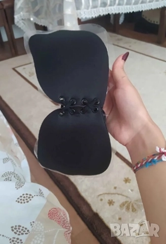 👙 Силиконов самозалепващ се сутиен 