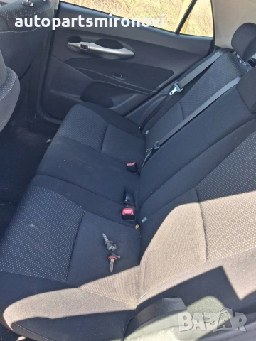 На части Аурис фейслифт 1.3 vvti, снимка 9 - Автомобили и джипове - 53830886