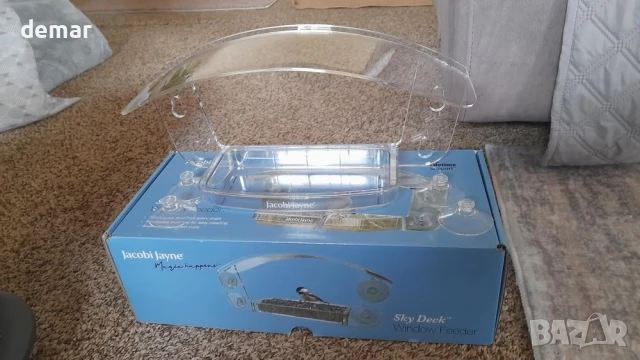 Прозрачна акрилна къщичка за птици с плъзгаща се тава - хранилка за прозорец Jacobi Jayne® Sky Deck™, снимка 8 - За птици - 50459267