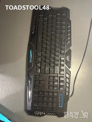 Геймърска клавиятура с 3 цвята
