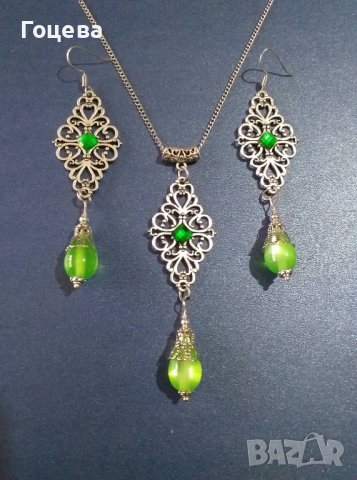 Прекрасен комплект бижута със смарагдово зелено с красиви орнаменти с цвят сребро , снимка 6 - Бижутерийни комплекти - 41496580