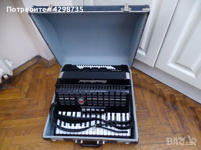 Акордеон Royal Standard Meteor – 80 баса, снимка 18 - Акордеони - 56289754