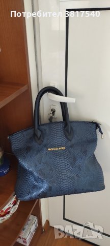 Дамска чанта , снимка 1 - Чанти - 41893625