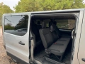 Отдавам пътнически бус Renault Trafic под наем, снимка 3