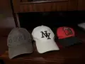3 броя мъжки/унисекс шапки с козирка (Guess, NY, Trucker), снимка 2