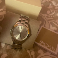 Часовник Michael Kors, снимка 4 - Дамски - 44767671