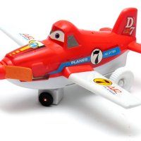 Дисни Самолети: Музикална, светеща и движеща се играчка на самолетче (Disney, Planes), снимка 2 - Влакчета, самолети, хеликоптери - 40367419