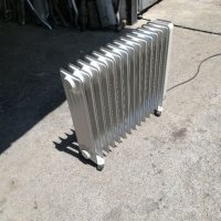 Електрически маслен радиатор Delonghi , снимка 2 - Отоплителни печки - 41080766