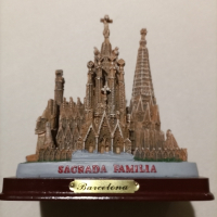 Ценна находка Гауди Барселона Sagrada Familia Декоративен/витринен сувенир Испания , снимка 8 - Колекции - 44737851
