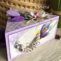 Триъгълна кутия-Пролетни минзухари!, снимка 1 - Декорация за дома - 44766604