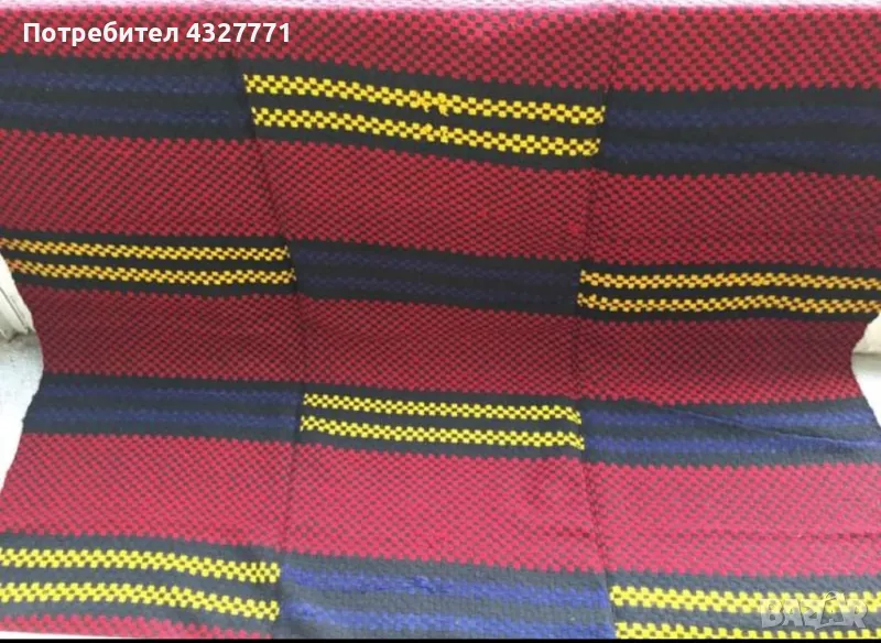 Продавам нов/неупотребяван домашно тъкан вълнен килим, който става и за покриване на легло, снимка 1