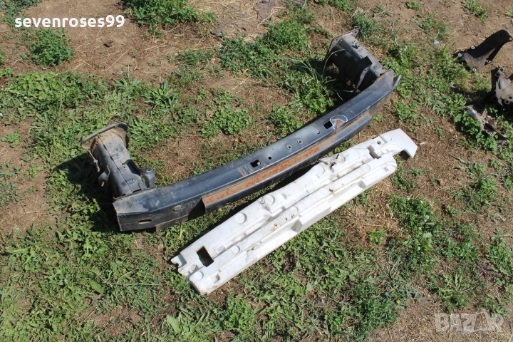 Основа предна броня трегер Мазда 3 2008 2.3i 158hp Mazda 3 седан, снимка 1