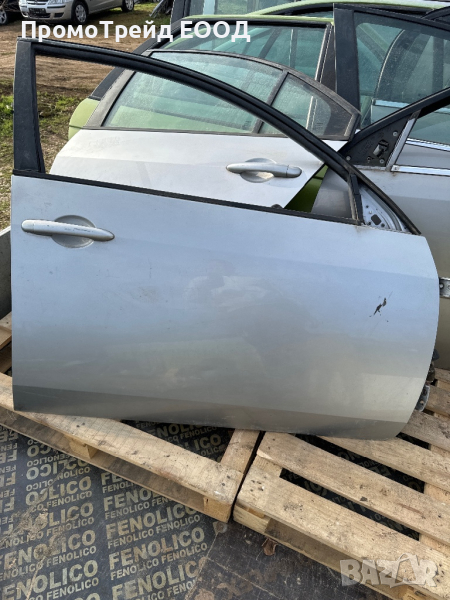 Предна дясна сива врата Нисан Примера П12 Nissan Primera P12, снимка 1