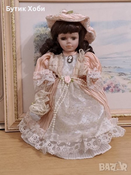 Колекционерска порцеланова кукла, снимка 1