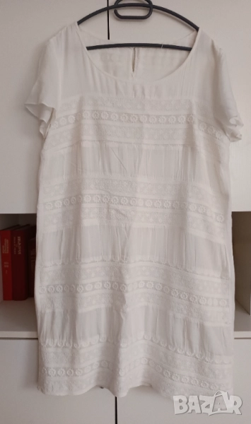 Бяла рокля с бродерия , снимка 1