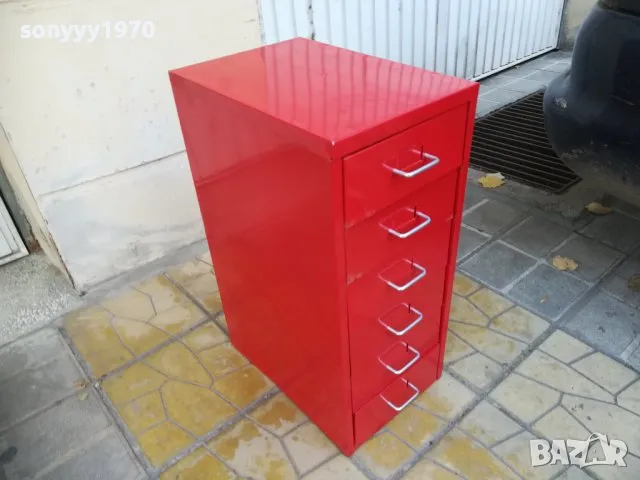 метален шкаф от англия-червен или бял 2105250853, снимка 1