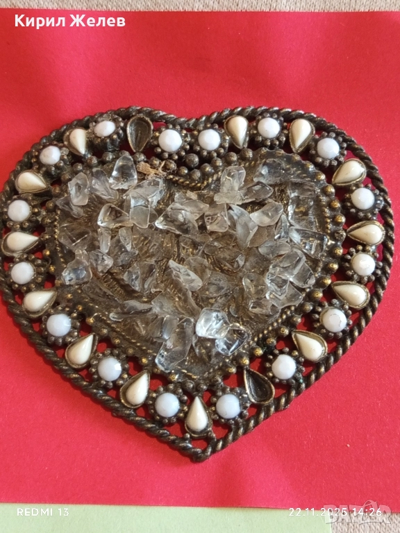 БИЖУ в ФОРМАТА на СЪРЦЕ с ИНКРУСТИРАНИ КРИСТАЛИ и ПЕРЛИ ОРНАМЕНТИРАНО 49884, снимка 1