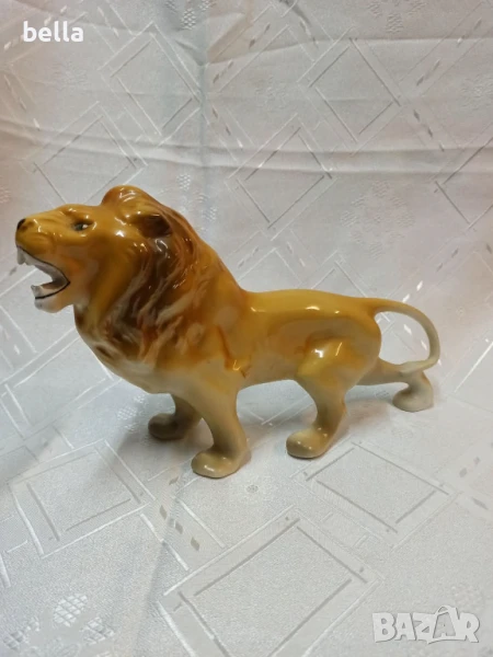 Румънска голяма порцеланова пластика на лъв в отличен колекционерски вид с дължина 26 см, снимка 1