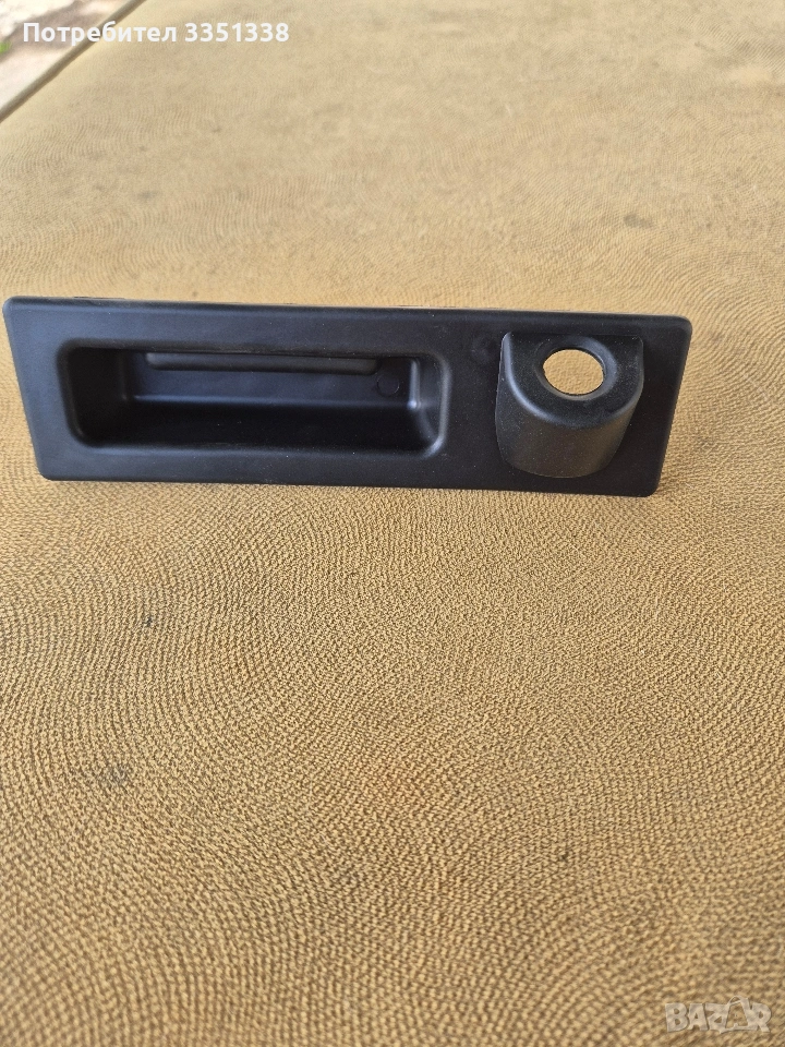 продавам дръжка за багажник бмв х3 2012 ф25 камера за задно виждане , снимка 1