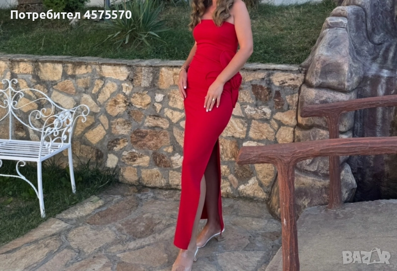 Червена рокля, снимка 1