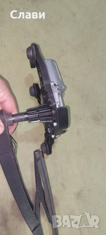 Задна чистачка с мотор Пежо 2008, снимка 2 - Части - 53366852